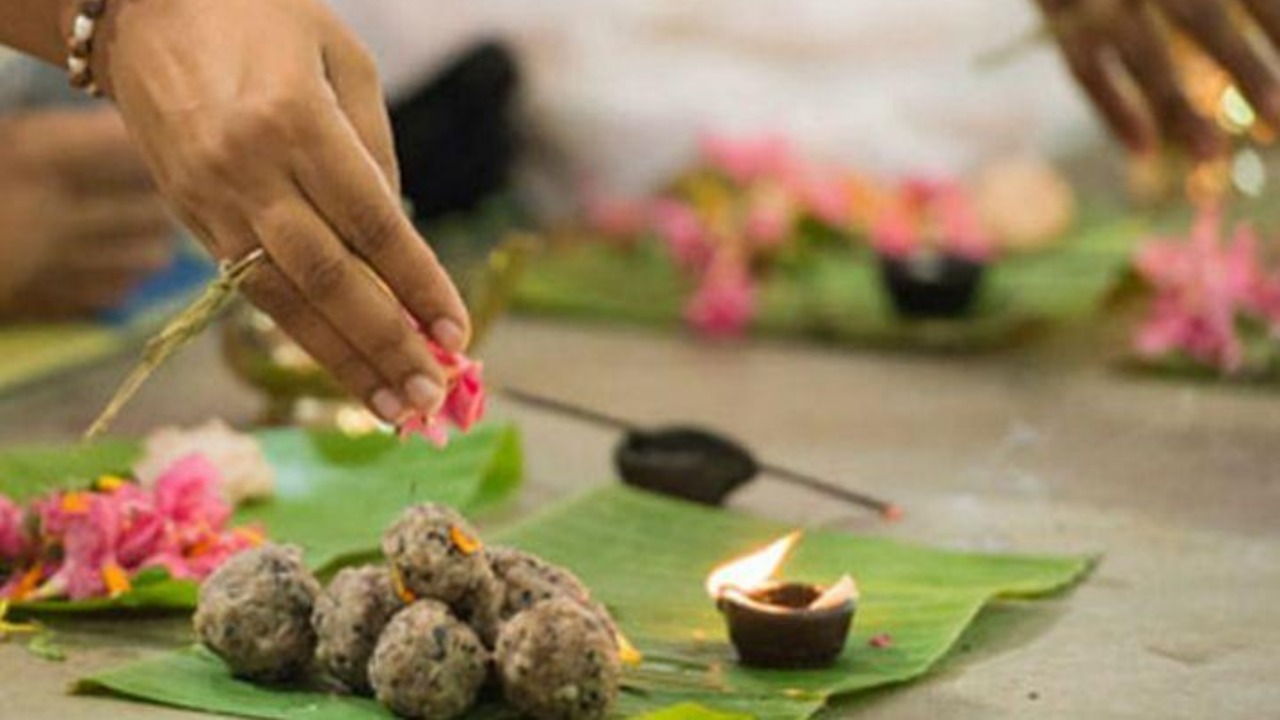 Make Your Pujas Memorable with Expert North Indian Pandits in Bangalore